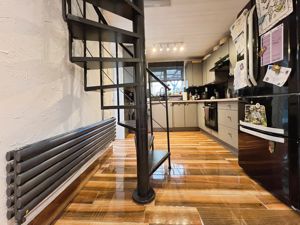 Kitchen- click for photo gallery